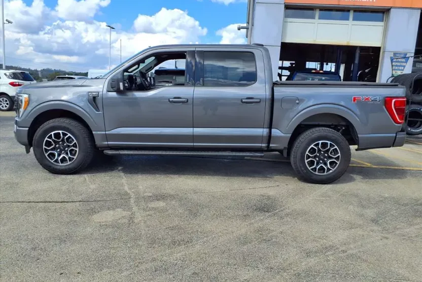 2022 Ford F-150 XLT photo 1