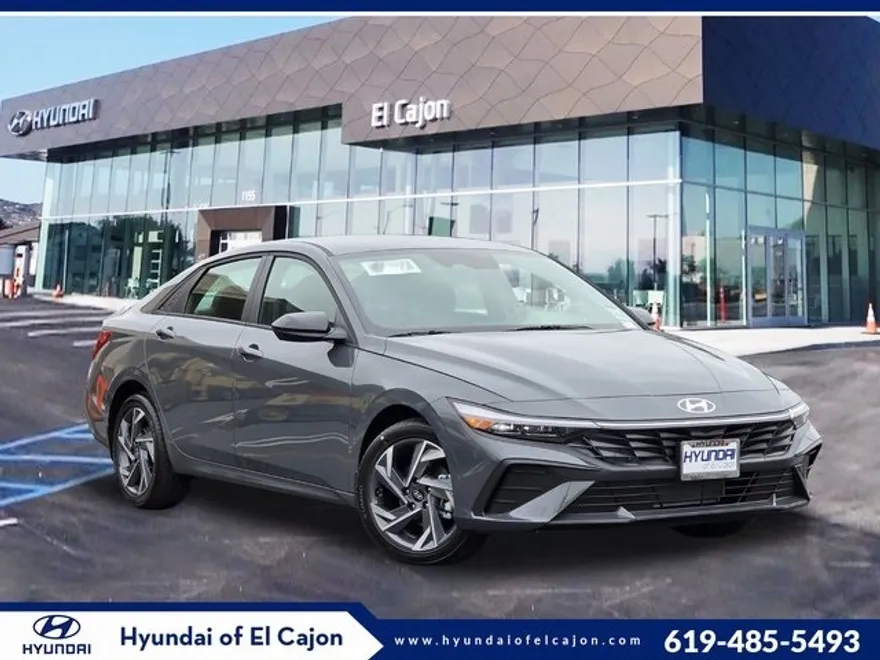 2025 Hyundai Elantra SEL Sport photo 1