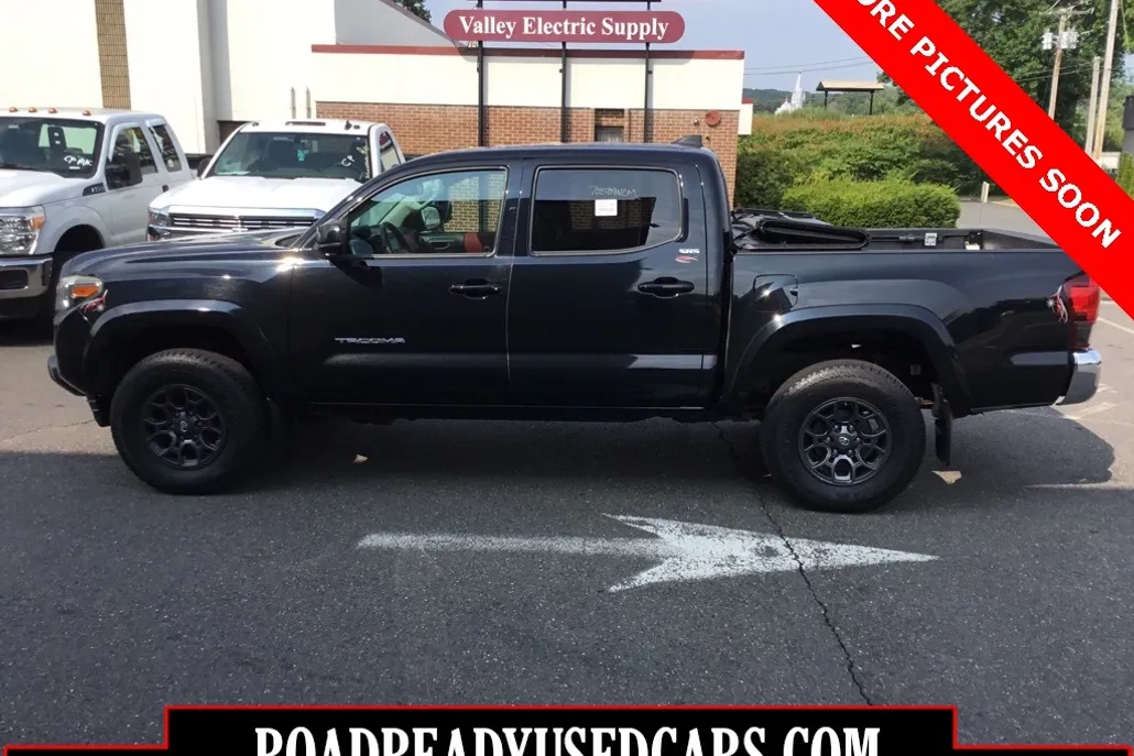 2018 Toyota Tacoma SR5 photo 1