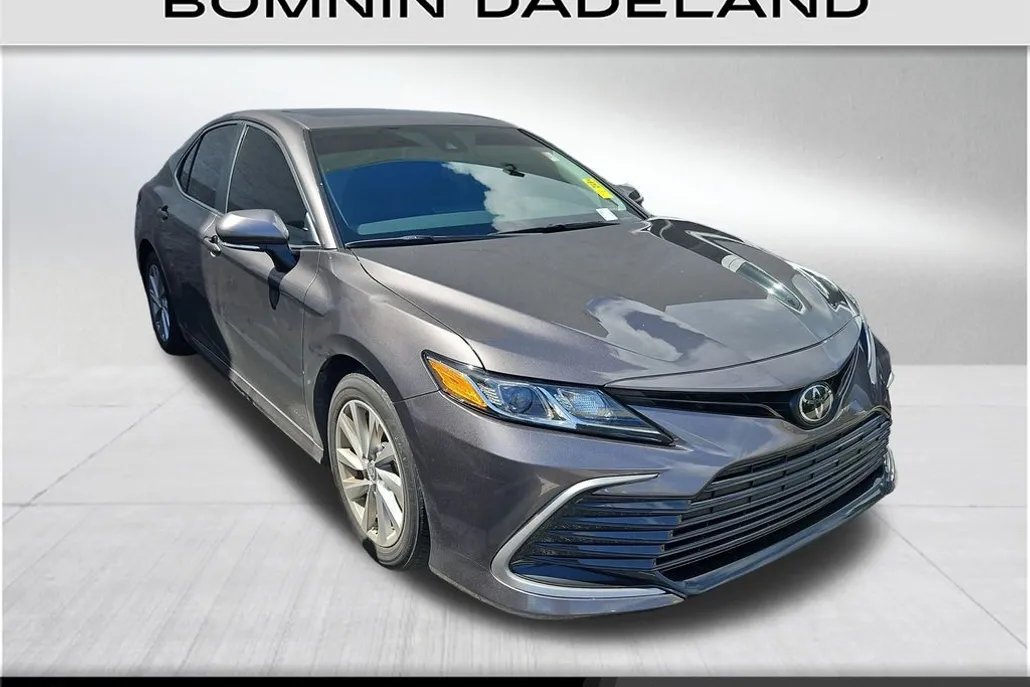2024 Toyota Camry LE photo 1