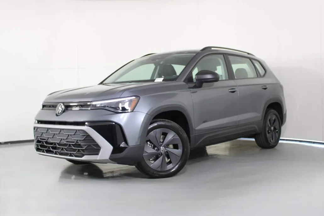 2025 Volkswagen Taos S photo 1