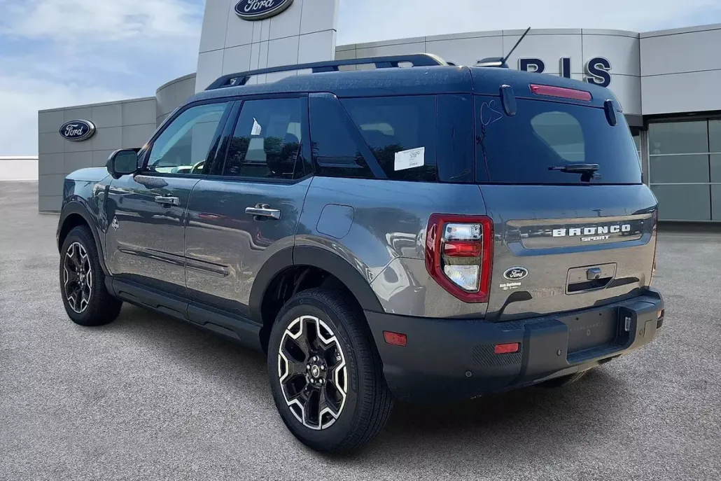 2025 Ford Bronco Sport Outer Banks photo 1