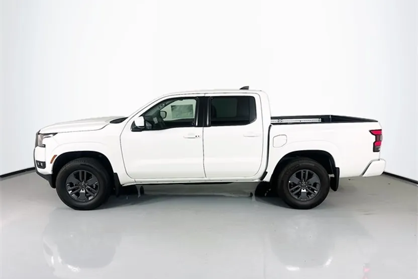 2025 Nissan Frontier SV photo 1