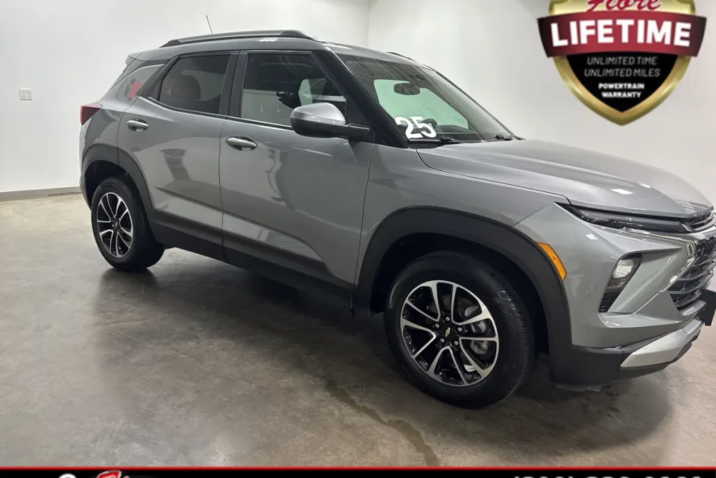 2025 Chevrolet Trailblazer LT photo 1