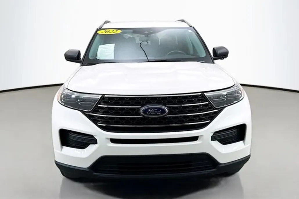 2022 Ford Explorer XLT photo 1