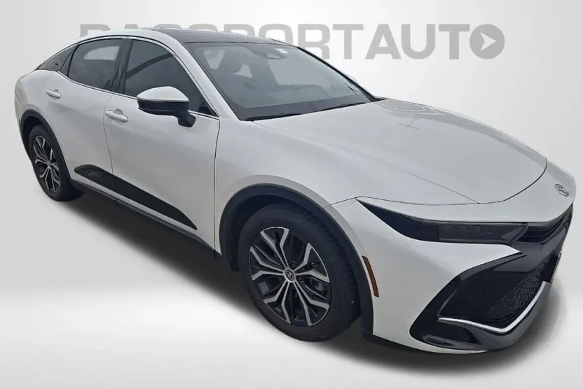 2023 Toyota Crown Limited photo 1
