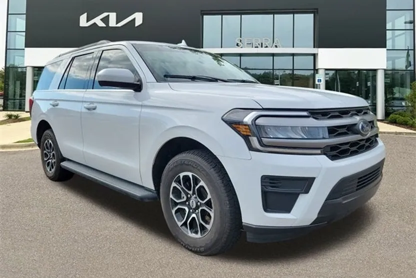 2022 Ford Expedition XLT photo 1