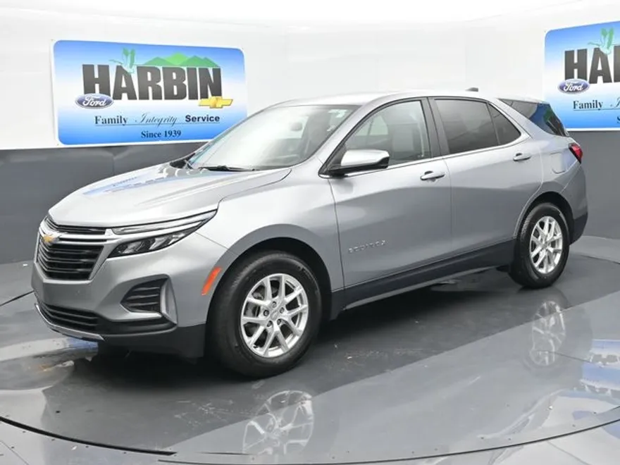 2024 Chevrolet Equinox LT photo 1