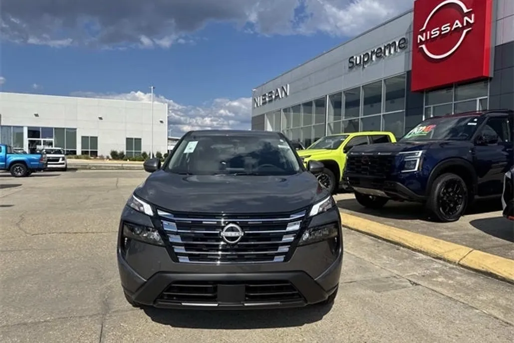 2026 Nissan Rogue SV photo 1