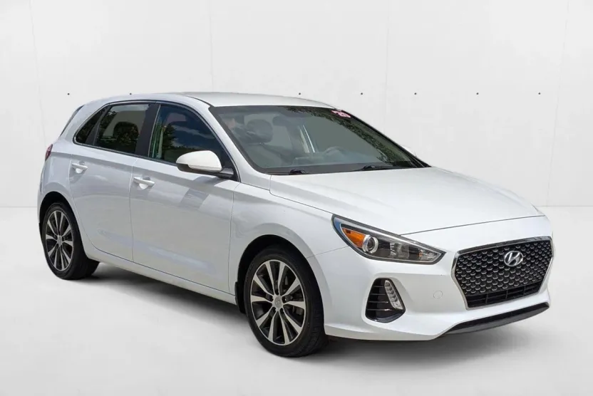 2020 Hyundai Elantra GT photo 1