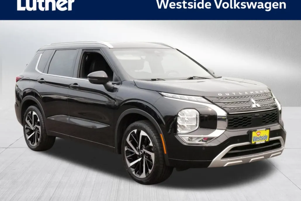 2022 Mitsubishi Outlander SEL photo 1