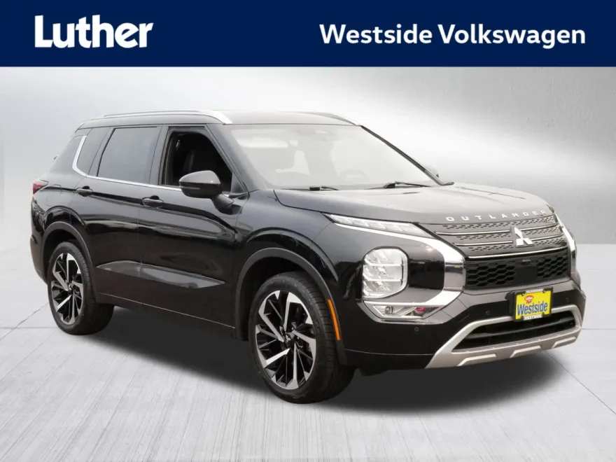 2022 Mitsubishi Outlander SEL photo 1