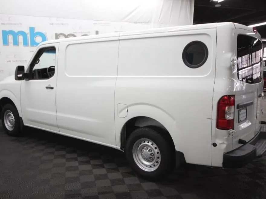 2017 Nissan NV1500 HD photo 1