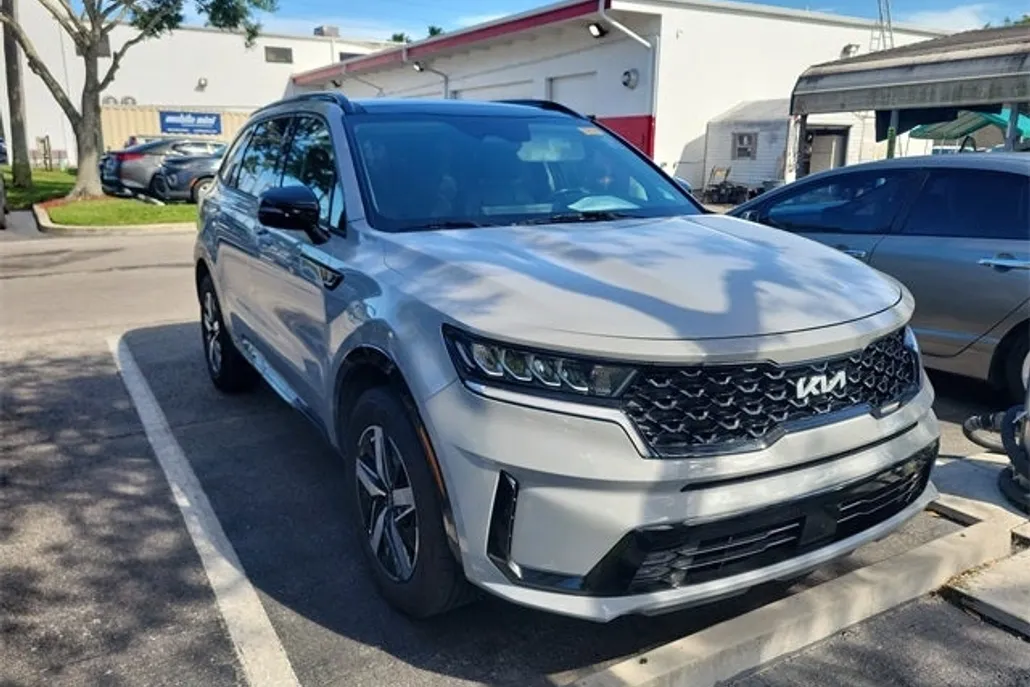 2022 Kia Sorento EX photo 1