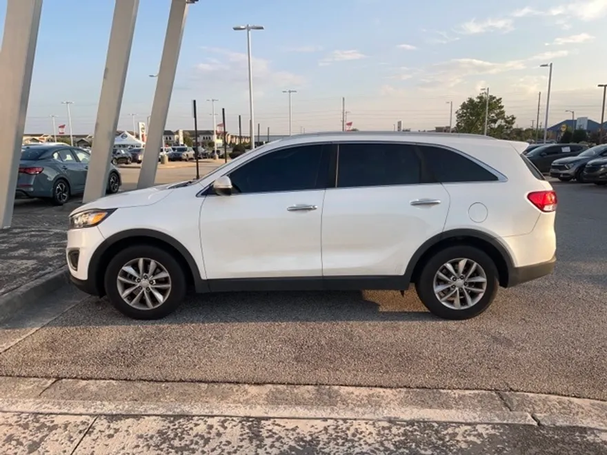 2016 Kia Sorento LX photo 1