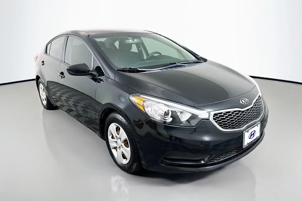 2016 Kia Forte LX photo 1