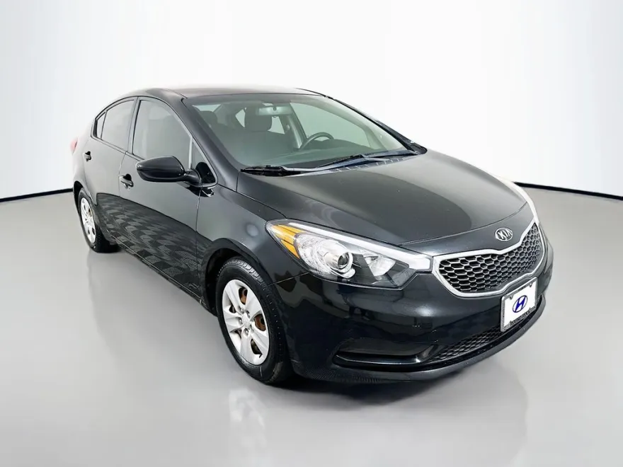 2016 Kia Forte LX photo 1