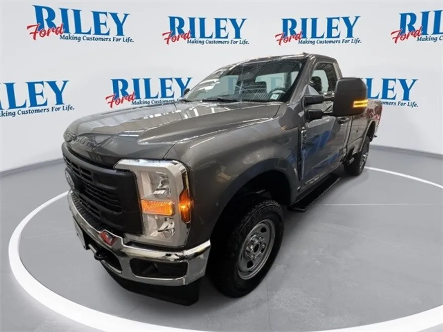 2025 Ford F-350 photo 1