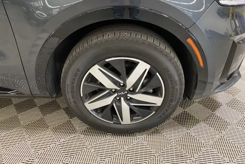 2022 Kia Sorento S photo 1