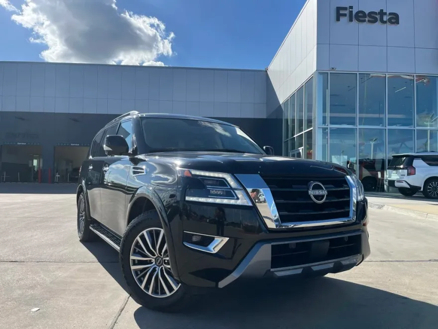 2023 Nissan Armada SL photo 1
