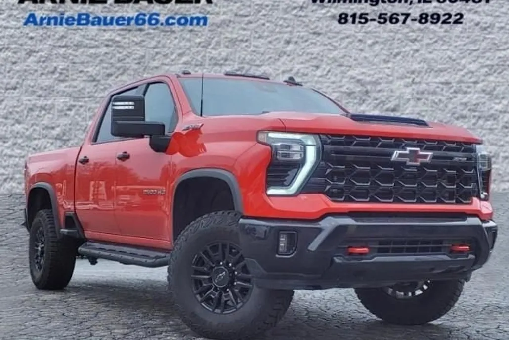 2024 Chevrolet Silverado 2500HD ZR2 photo 1