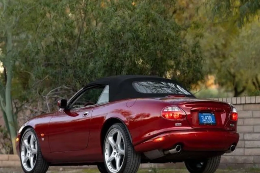 2004 Jaguar XK XKR photo 1