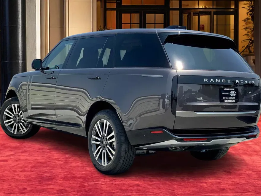 2025 Land Rover Range Rover SE photo 1