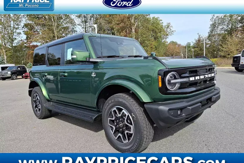 2025 Ford Bronco Outer Banks photo 1