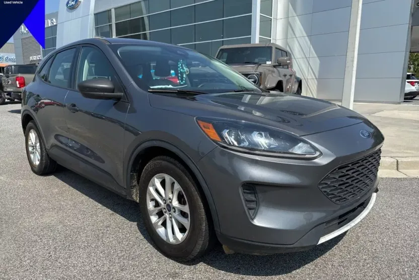 2021 Ford Escape S photo 1