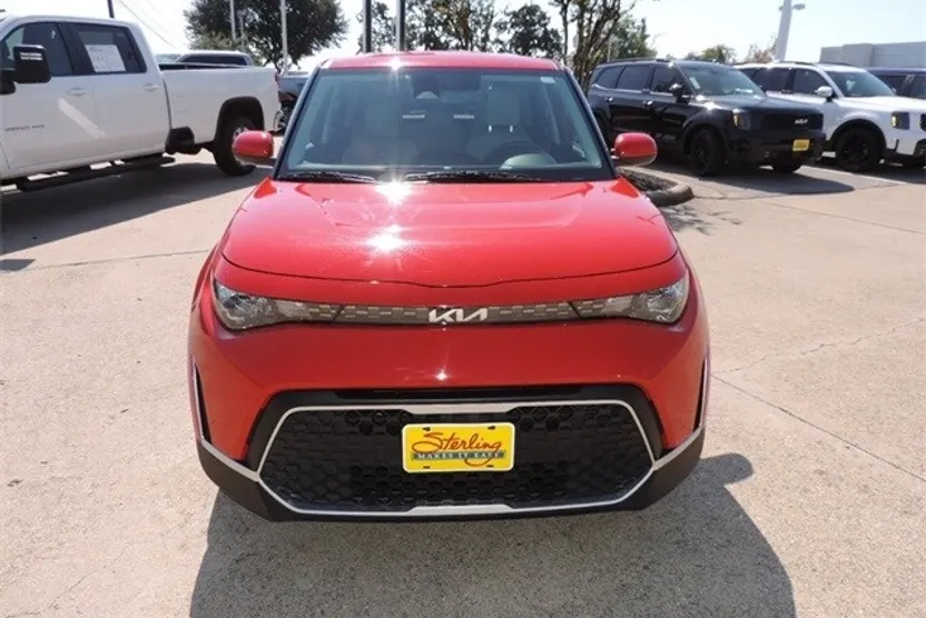 2023 Kia Soul LX photo 1