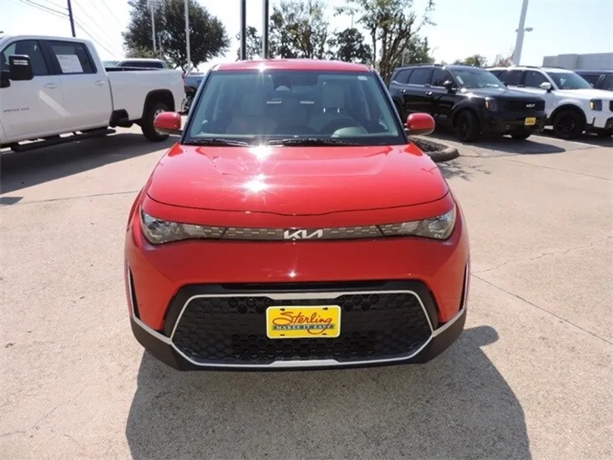 2023 Kia Soul LX photo 1