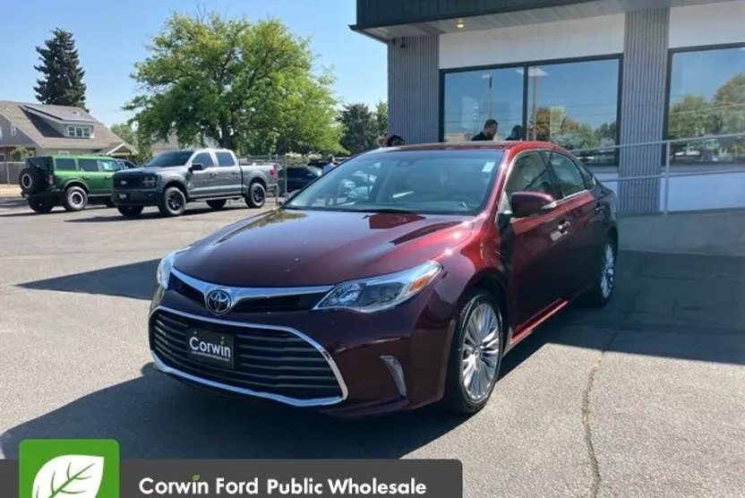 2018 Toyota Avalon Limited photo 1