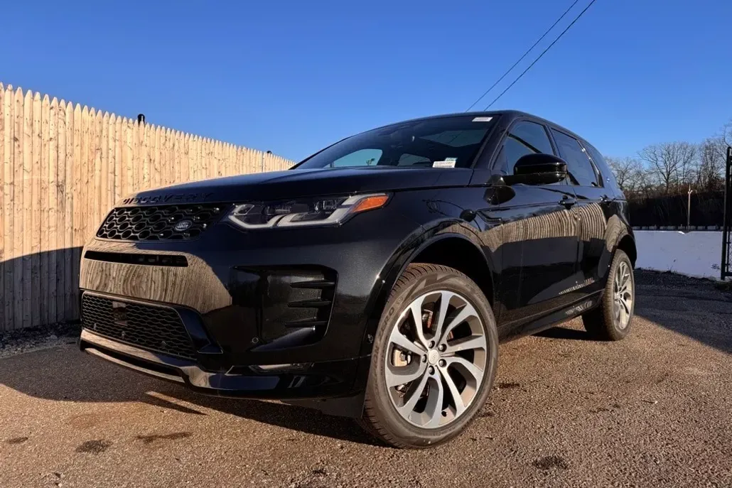 2025 Land Rover Discovery Sport Dynamic SE photo 1