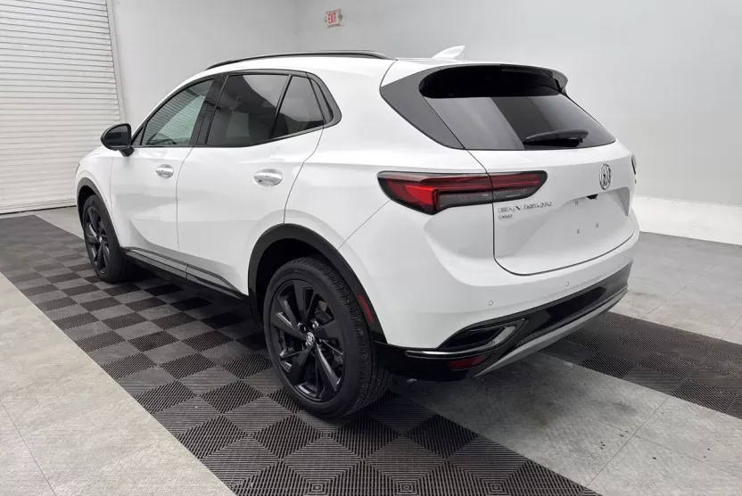 2023 Buick Envision Essence photo 1