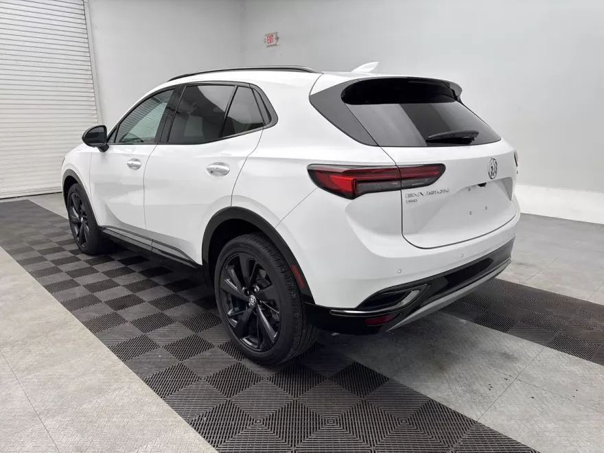 2023 Buick Envision Essence photo 1