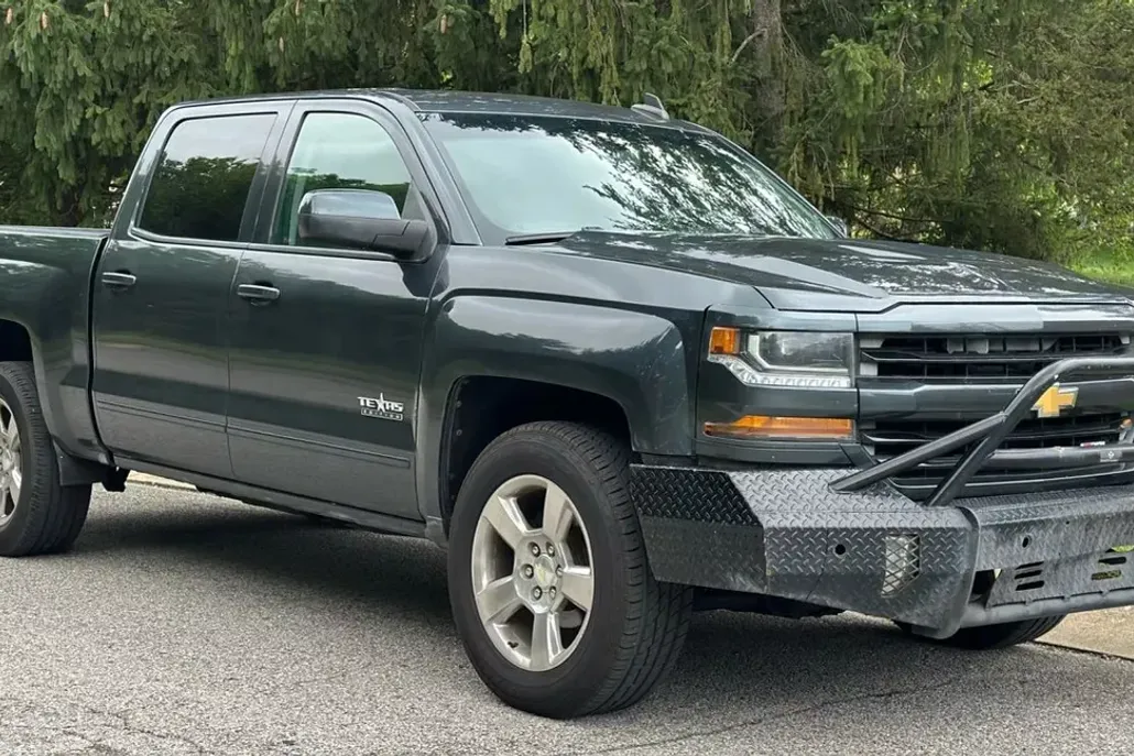 2017 Chevrolet Silverado 1500 Z71 LT photo 1
