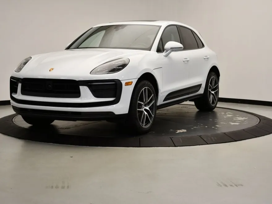 2025 Porsche Macan Base photo 1