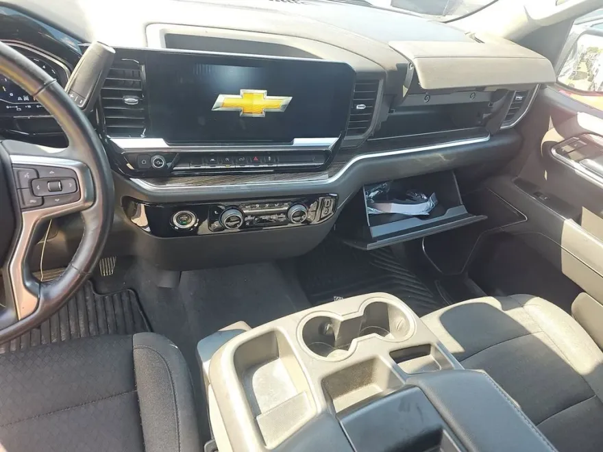 2022 Chevrolet Silverado 1500 LT photo 1