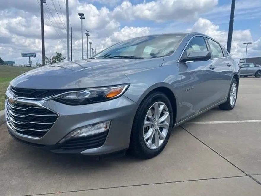 2023 Chevrolet Malibu 1LT photo 1