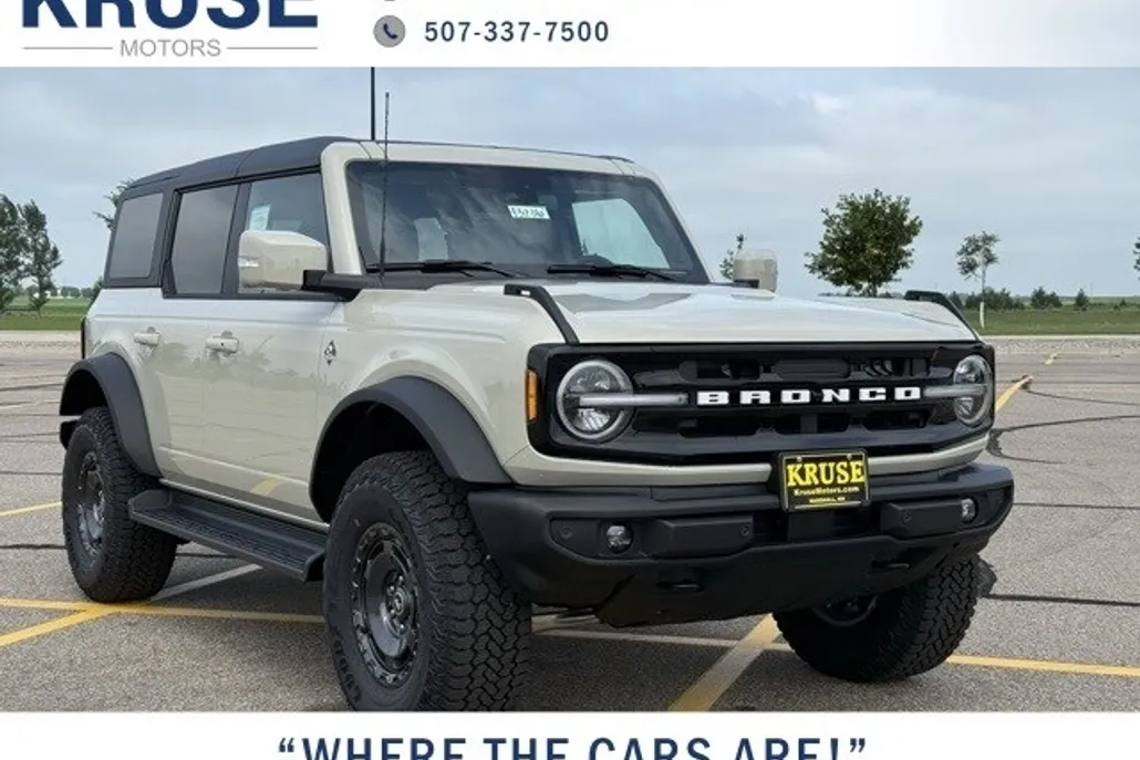 2025 Ford Bronco Outer Banks photo 1