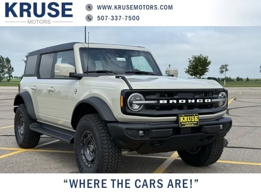 2025 Ford Bronco Outer Banks photo 1