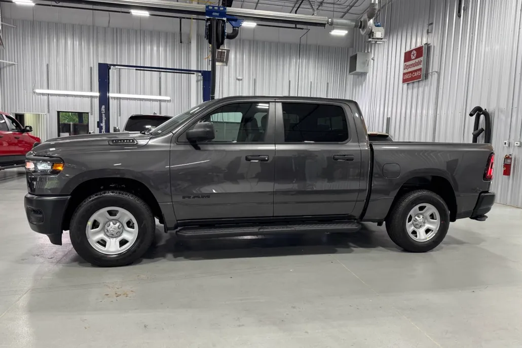 2025 Ram 1500 Tradesman photo 1