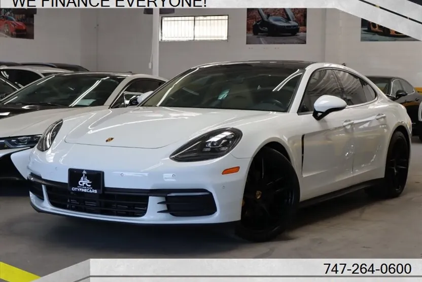2018 Porsche Panamera 4 photo 1