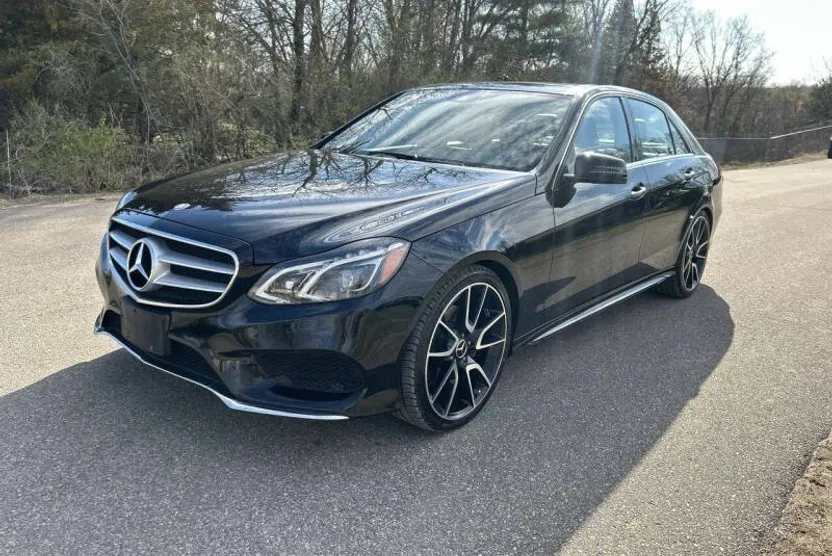 2015 Mercedes Benz E 350 4MATIC photo 1