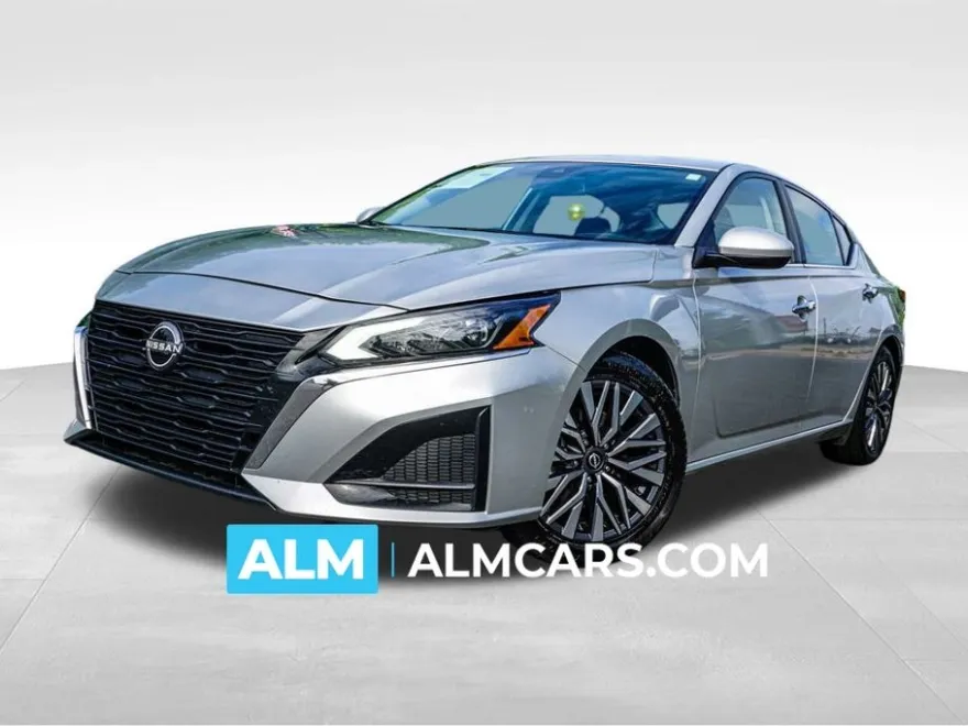 2023 Nissan Altima 2.5 SV photo 1