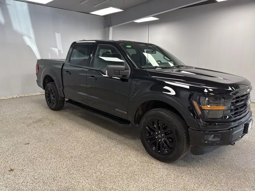 2025 Ford F-150 XLT photo 1