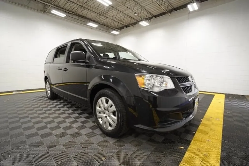 2019 Dodge Grand Caravan SE photo 1