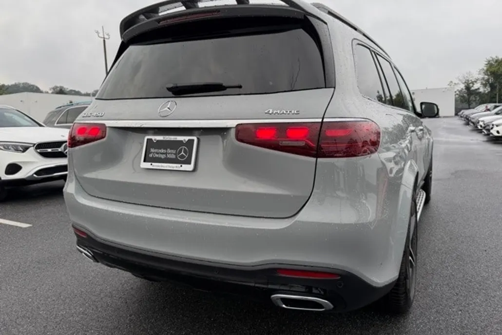 2026 Mercedes Benz GLS 450 4MATIC photo 1
