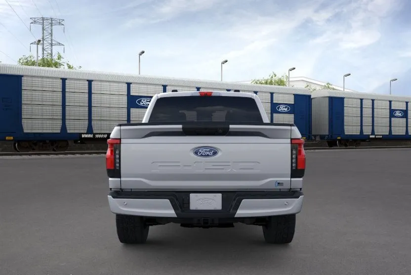 2025 Ford F-150 Lightning XLT photo 1