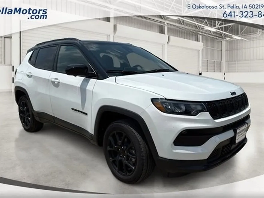 2024 Jeep Compass Latitude photo 1